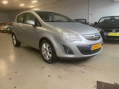 Opel Corsa - 1.4-16V Cosmo zeer nette auto