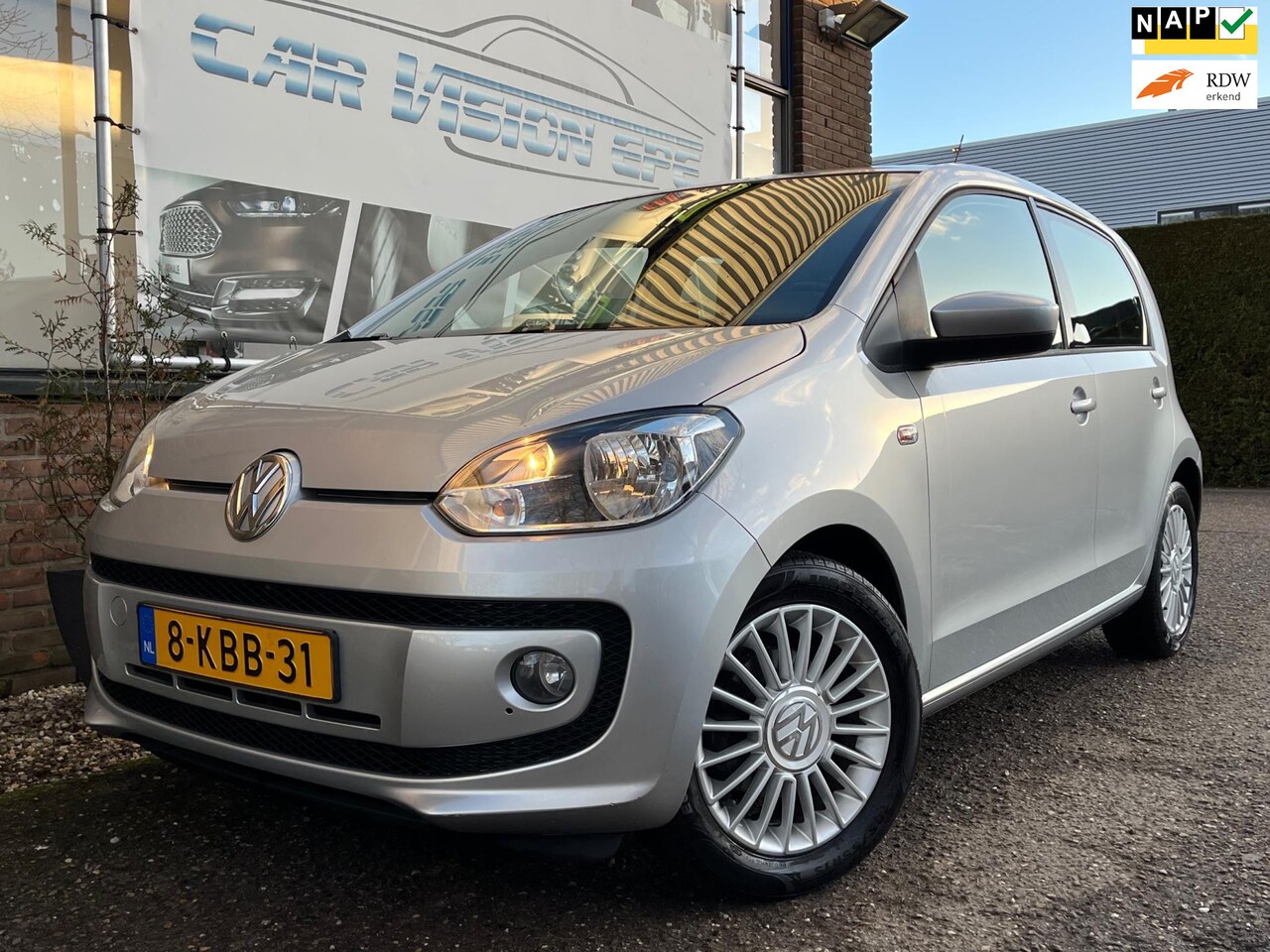 Volkswagen Up! - 1.0 high up! BlueMotion|Cruise|Navi|PDC|Airco| - AutoWereld.nl