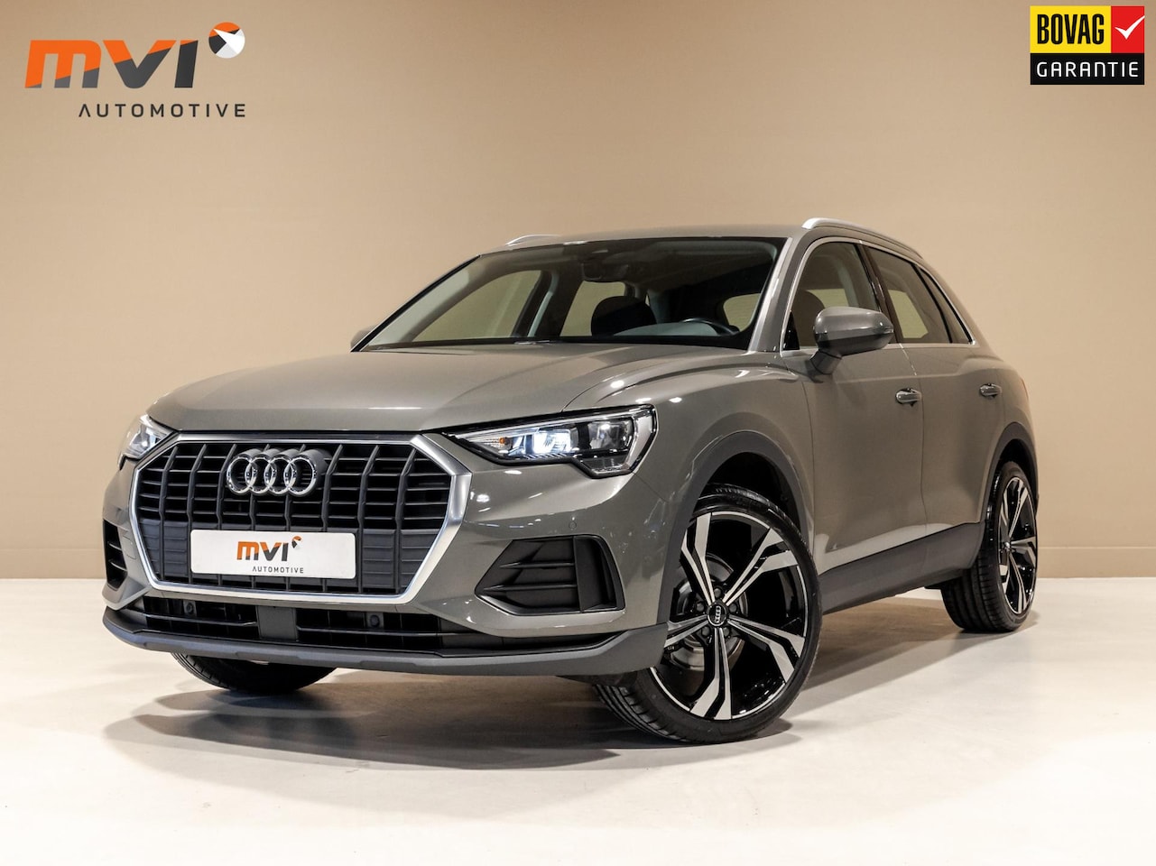 Audi Q3 - 35 TFSI Pro Line / 150pk / Sfeerverlichting / Achteruitrij camera / Apple CarPlay / - AutoWereld.nl