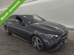 Mercedes-Benz C-klasse - 300 e AMG Line Panoramadak Wegklapbare trekhaak Lederen interieur Carplay Stuurwielverwarm