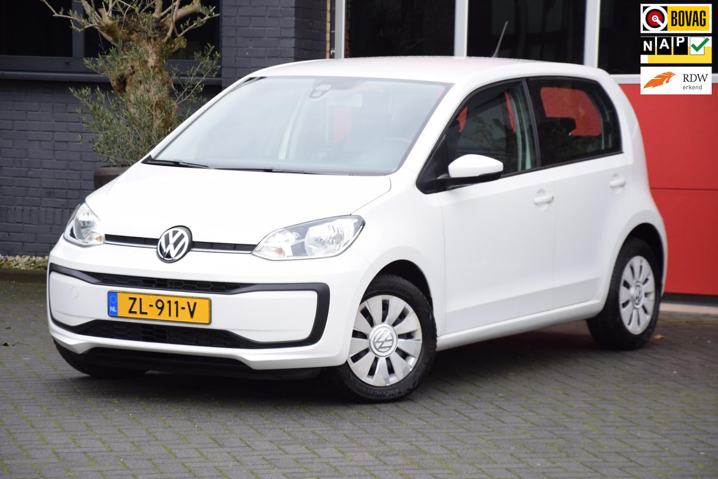 Volkswagen Up! - 1.0 BMT move up! 2019 5 Deurs Airco Navigatie - AutoWereld.nl