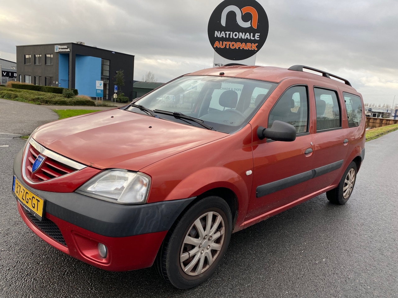 Dacia Logan MCV - 2008 * 1.6-16V Lauréate 7p. * APK * - AutoWereld.nl