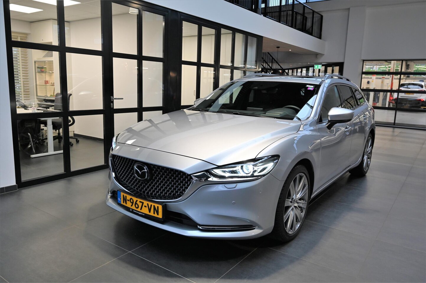 Mazda 6 Sportbreak - SkyActiv-G 165 automaat Signature *Trekhaak* *Dealeronderhouden* *Verwacht* - AutoWereld.nl