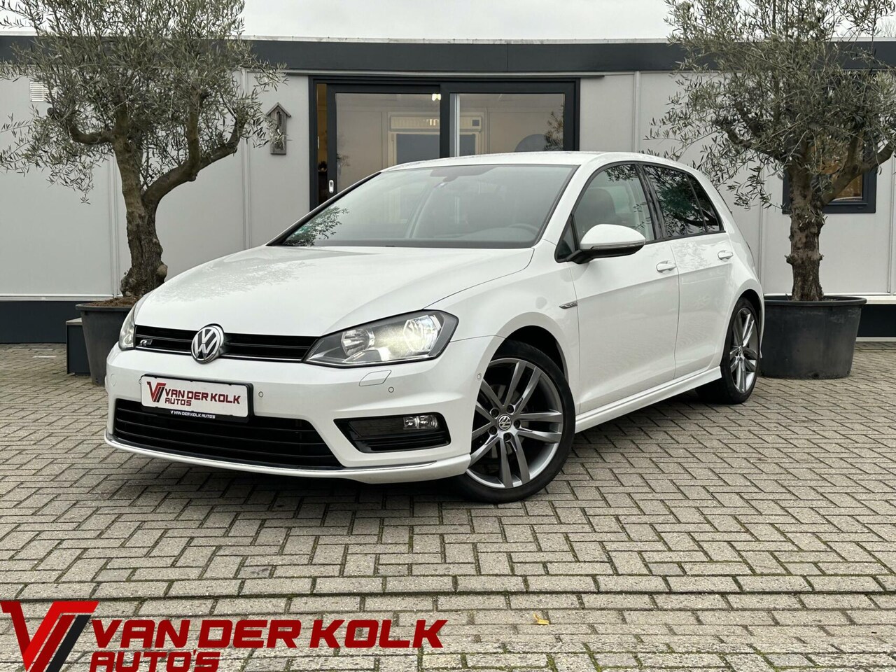 Volkswagen Golf - 1.4 TSI R-Line Navigatie CarPlay Climate Stoelverwarming - AutoWereld.nl