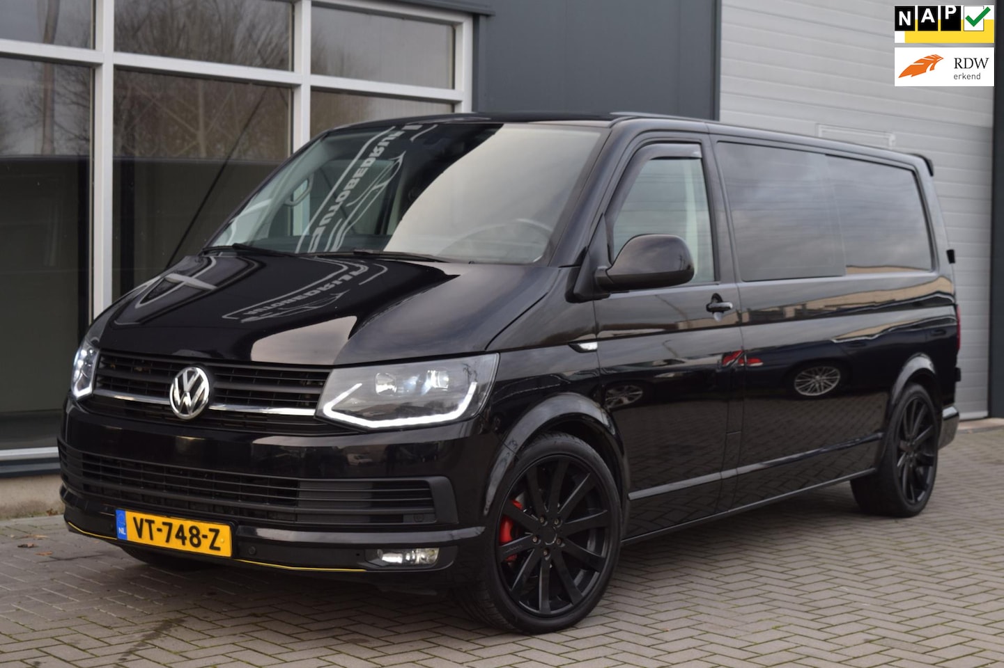 Volkswagen Transporter - 2.0 TDI L2H1 Custom Edition | DSG | Dubbel Cabine | APK 8-2025 ! - AutoWereld.nl