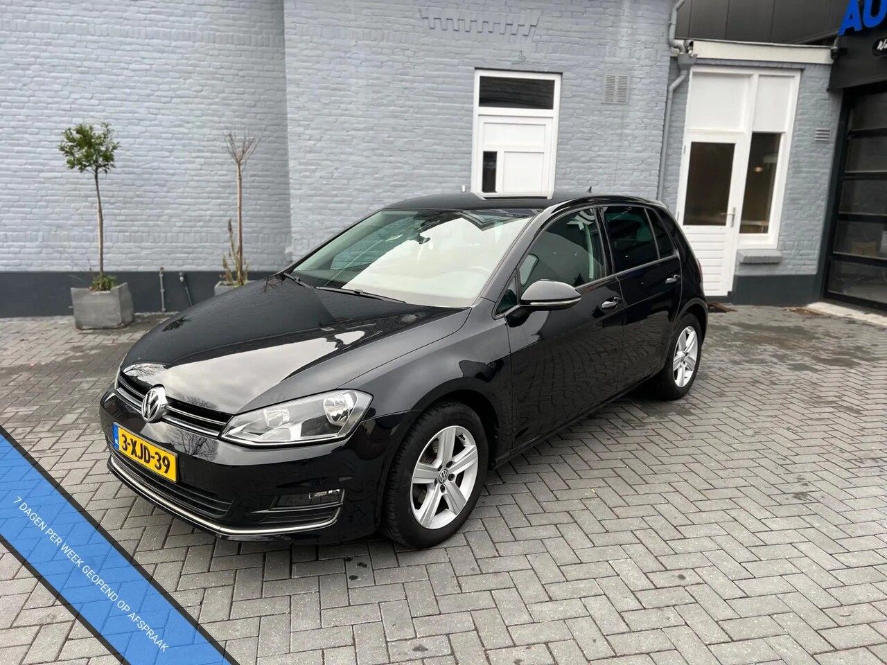 Volkswagen Golf - 1.2 TSI Highline | ** GEREVISEERDE MOTOR ** | AUTOMAAT | - AutoWereld.nl