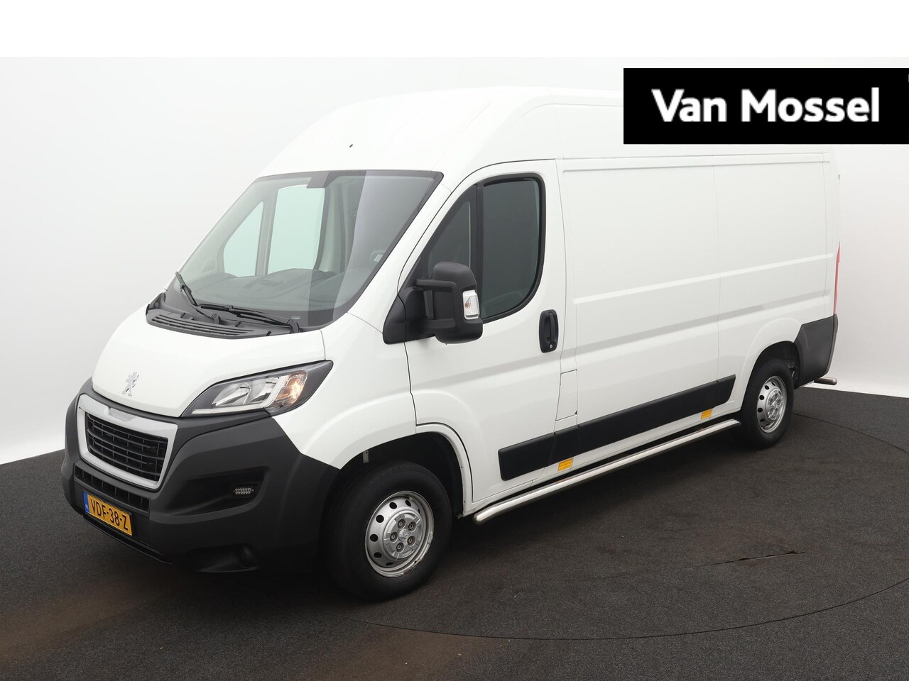 Peugeot Boxer - 330 2.2 BlueHDi 120 L2H2 Premium 330 2.2 BlueHDi 120 L2H2 Premium - AutoWereld.nl