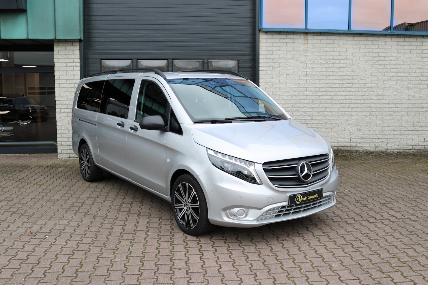 Mercedes-Benz Vito - 124 CDI L3 DC 9G-TRONIC DEMO 2X SCHUIFDEUR DISTRONIC LED NAVI CAMERA PDC TREKHAAK 2.5T DEU - AutoWereld.nl