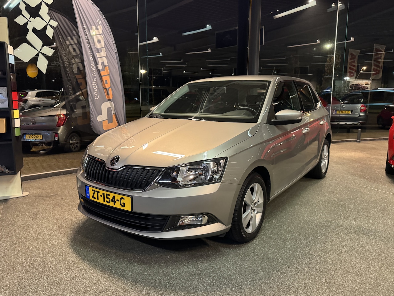 Skoda Fabia - 1.0 TSI Style | Lichtmetalen Velgen | Airco | Bluetooth Connect | Stoelverwarming | - AutoWereld.nl