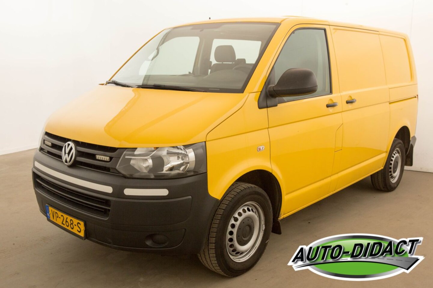 Volkswagen Transporter - 2.0 TDI L1H1 Airco BM DC Comfortline - AutoWereld.nl