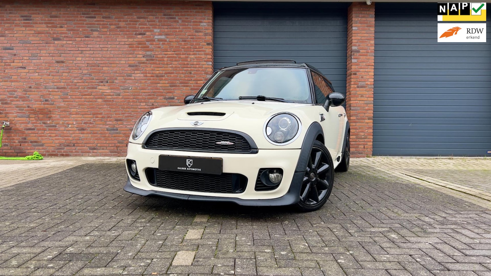 MINI Clubman - 1.6 John Cooper Works Chili | PANO | NAP | LEER - AutoWereld.nl