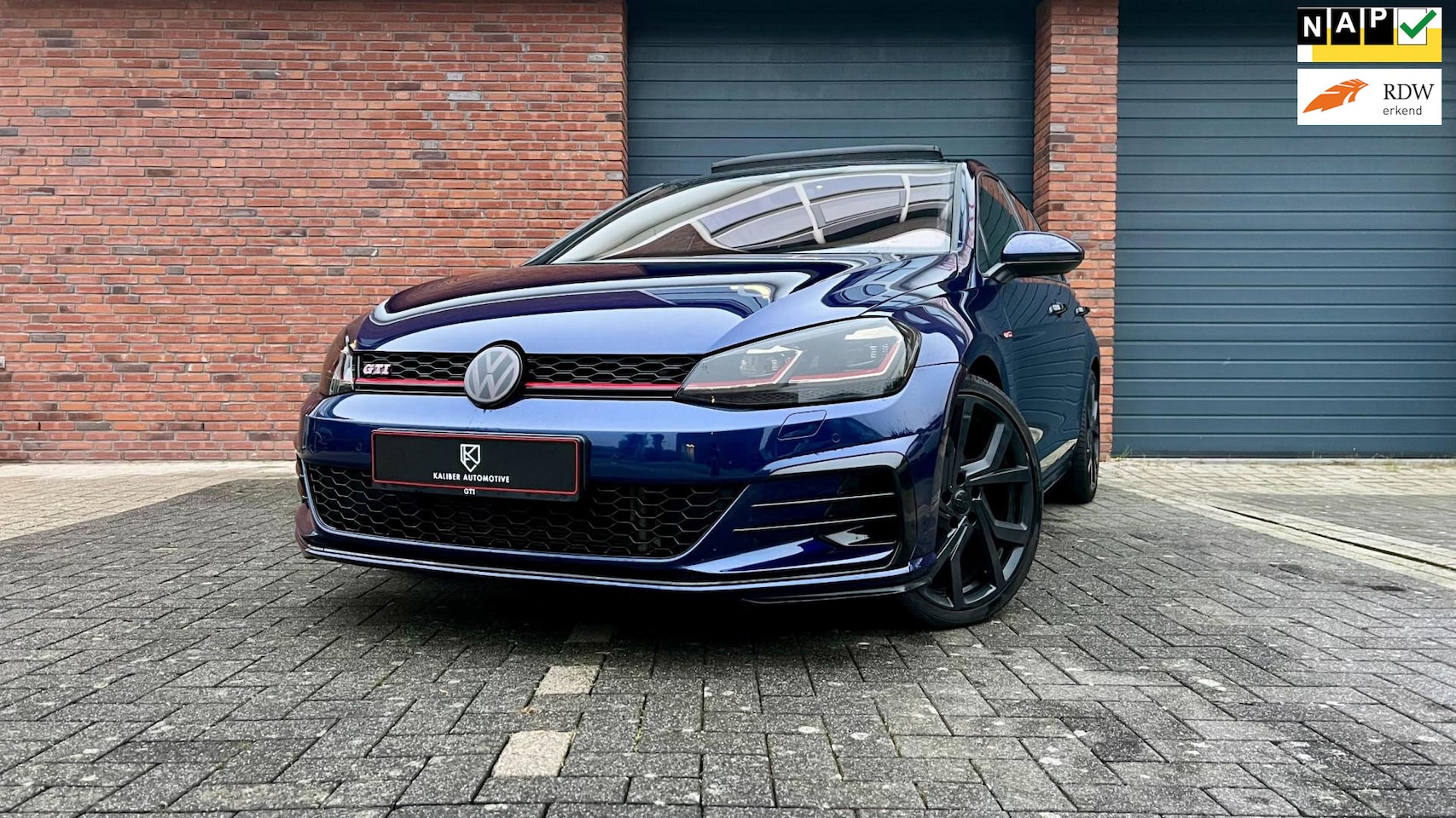 Volkswagen Golf - 7.5 2.0 TSI GTI 2017 Blauw | PANO ACC ALARM - AutoWereld.nl