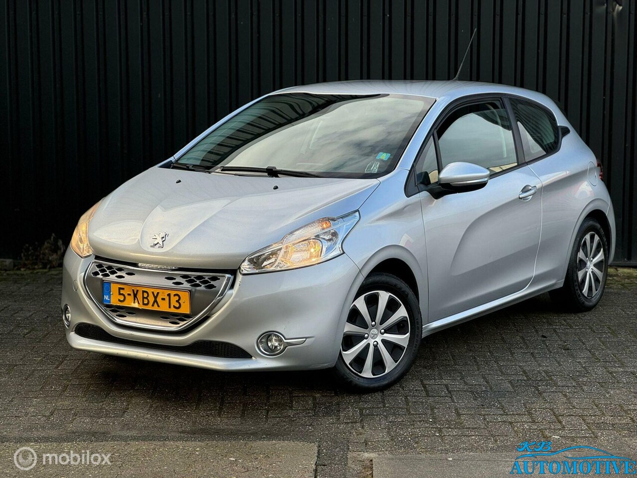 Peugeot 208 - 1.4 e-HDi Active |AUTOMAAT|EXPORT| - AutoWereld.nl