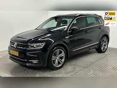 Volkswagen Tiguan - 1.5 TSI ACTR-Line Business navigatie cruisecontrole automaat benzine parkeersensoren