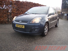 Ford Fiesta - 1.6-16V Ghia