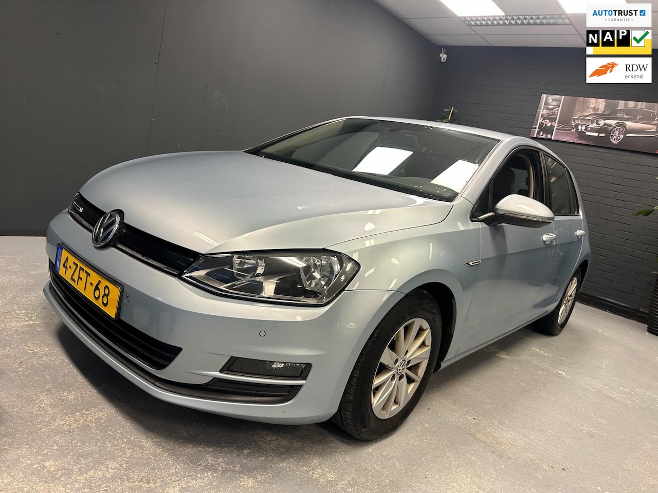 Volkswagen Golf - 1.6 TDI BlueMotion Navi Parkeersensoren 1de eigenaar NAP NL - AutoWereld.nl