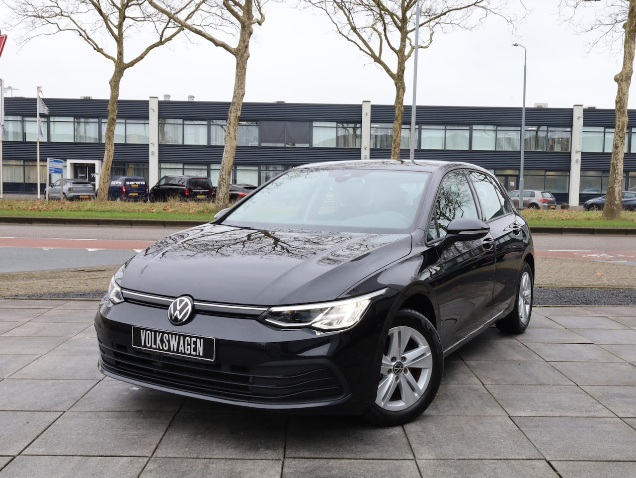 Volkswagen Golf - 1.5 eTSI Life Keyless | Camera | Adaptive Cruise | Stoel&Stuurverwarming | Carplay/Android - AutoWereld.nl