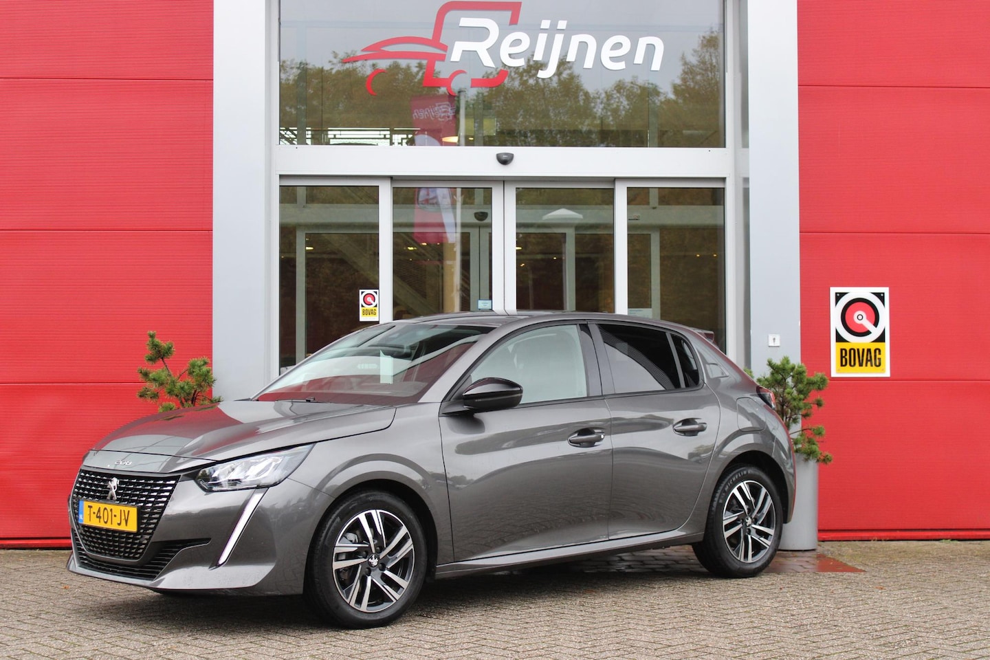 Peugeot 208 - 1.2 100PK ALLURE PACK | NAVIGATIE | 3D-COCKPIT | APPLE CARPLAY/ANDROID AUTO | CLIMATE CONT - AutoWereld.nl