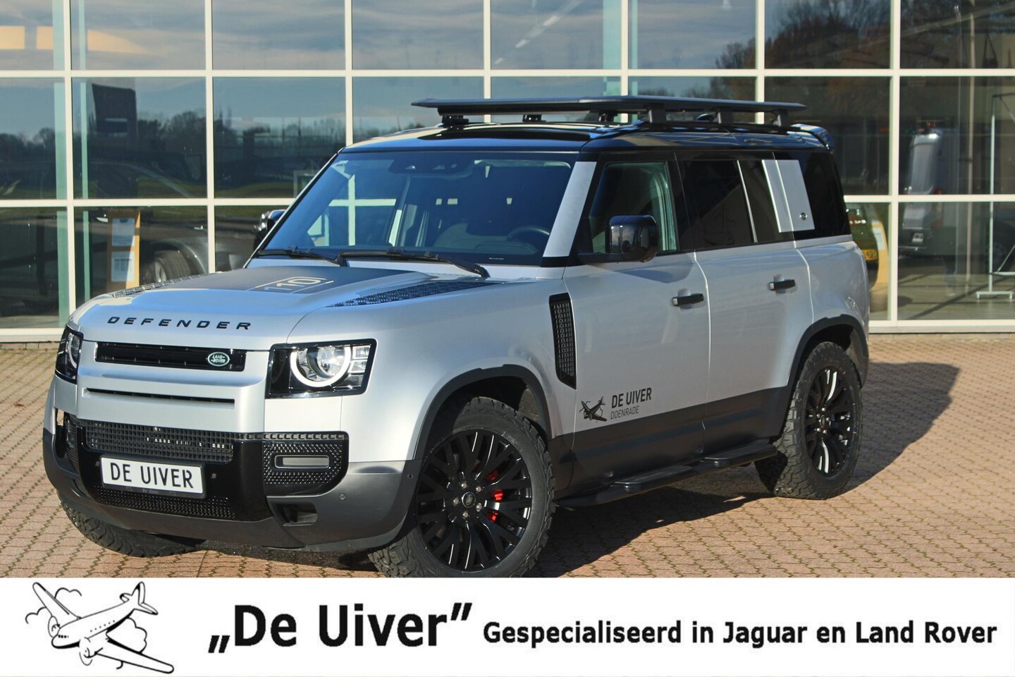 Land Rover Defender 110 - D240 S 7 Seater incl. Btw / BPM geel kenteken - AutoWereld.nl