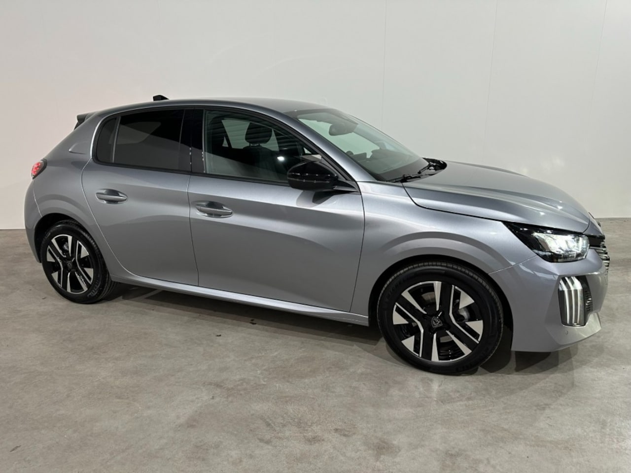 Peugeot 208 - Allure, 100  PK, Nieuw model 208, PDC ,Navigatie Car play,adapti - AutoWereld.nl