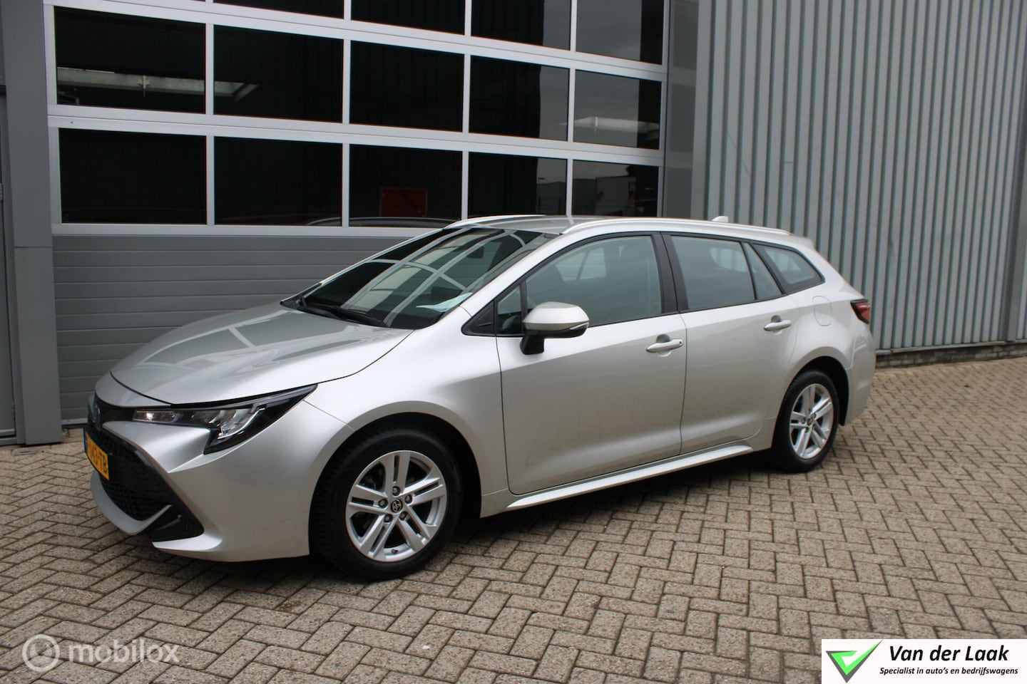 Toyota Corolla Touring Sports - 1.8 Hybrid Active NL Auto 1e Eigenaar Apple Carplay Full Led. - AutoWereld.nl