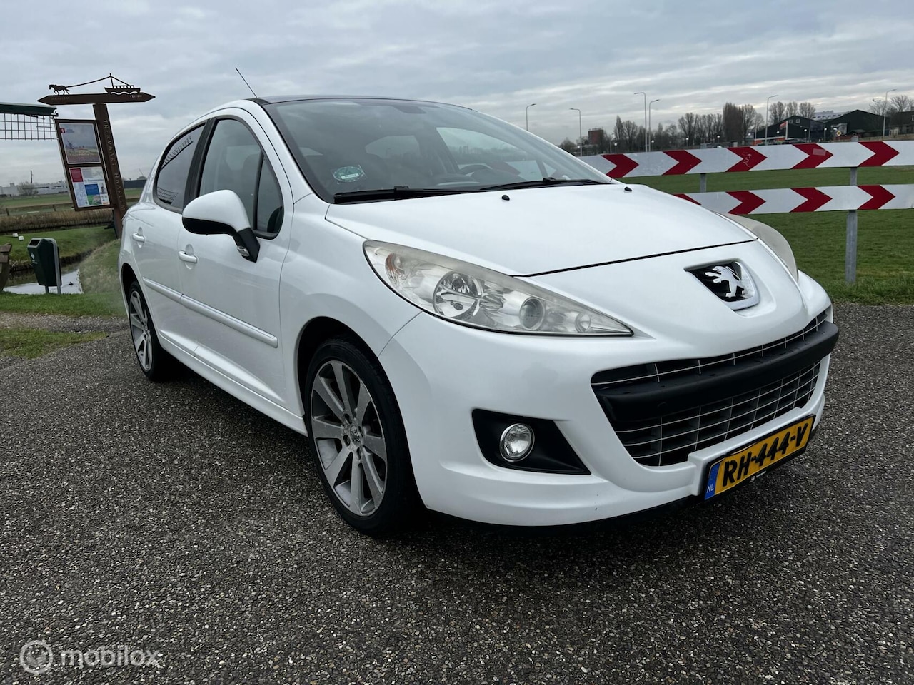 Peugeot 207 - 1.6 THP Féline 112000 km - AutoWereld.nl