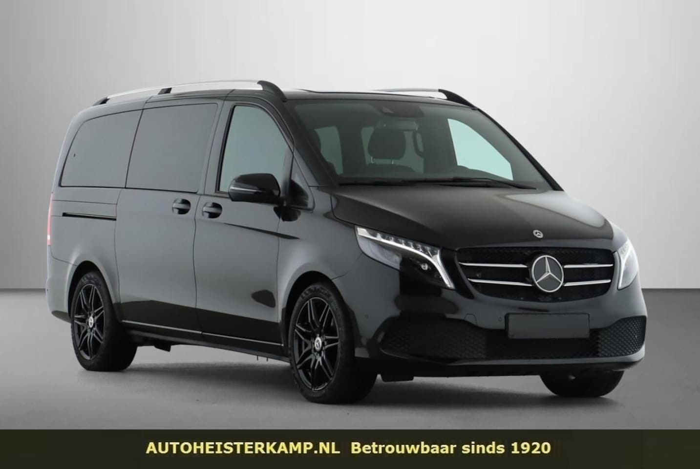 Mercedes-Benz V-klasse - 220d Lang 6-zitter Night Pakket Sport Pakket LED Trekhaak 19 Inch AMG - AutoWereld.nl