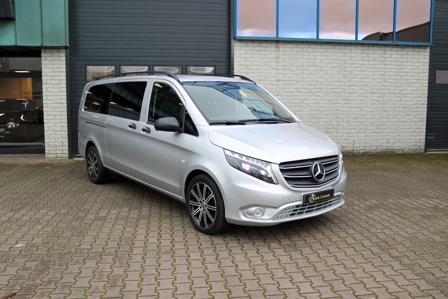 Mercedes-Benz Vito - 124 CDI L3 DC 9G-TRONIC DEMO 2X SCHUIFDEUR DISTRONIC LED NAVI CAMERA PDC TREKHAAK 2.5T - AutoWereld.nl