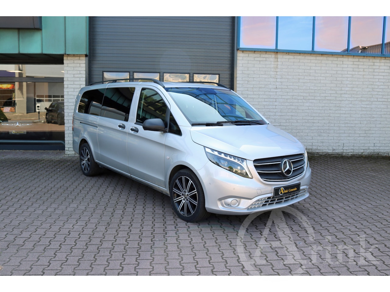 Mercedes-Benz Vito - 124 CDI L3 DC 9G-TRONIC DEMO 2X SCHUIFDEUR DISTRONIC LED NAVI CAMERA PDC TREKHAAK 2.5T DEU - AutoWereld.nl