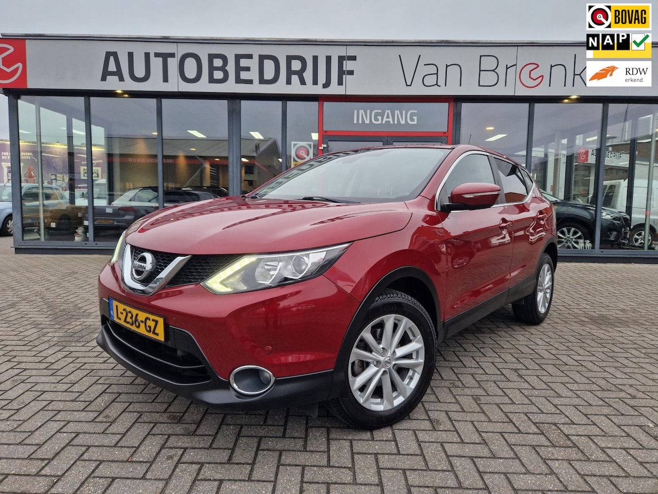 Nissan Qashqai - 1.2 Acenta | Navi | PDC | Camera | Elek. ramen - AutoWereld.nl