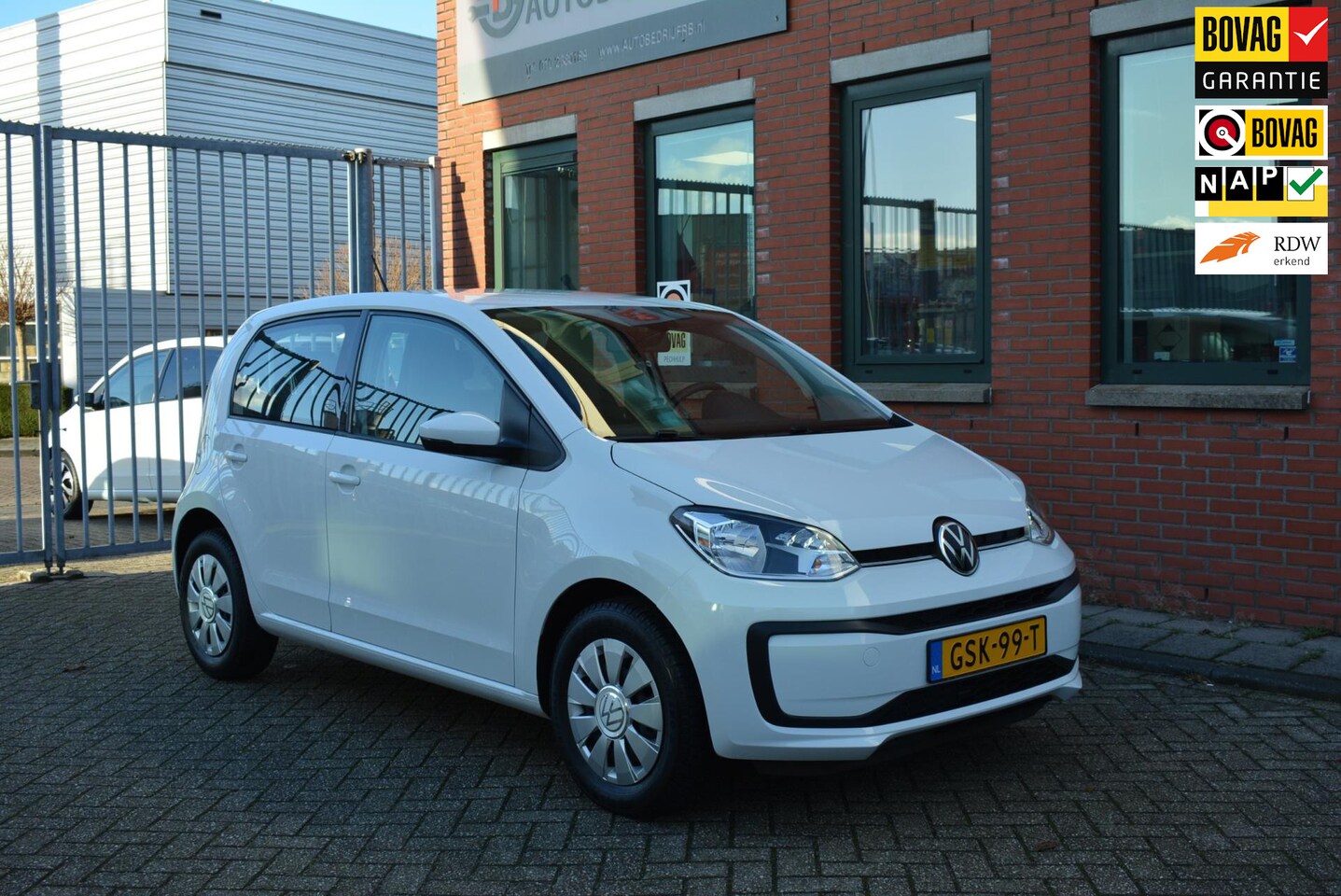 Volkswagen Up! - Stoelverwarming, Laneassist, App-connect - AutoWereld.nl