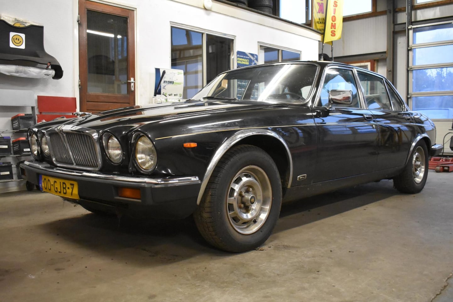 Jaguar XJ - 4.2 '82 Opknapper - AutoWereld.nl