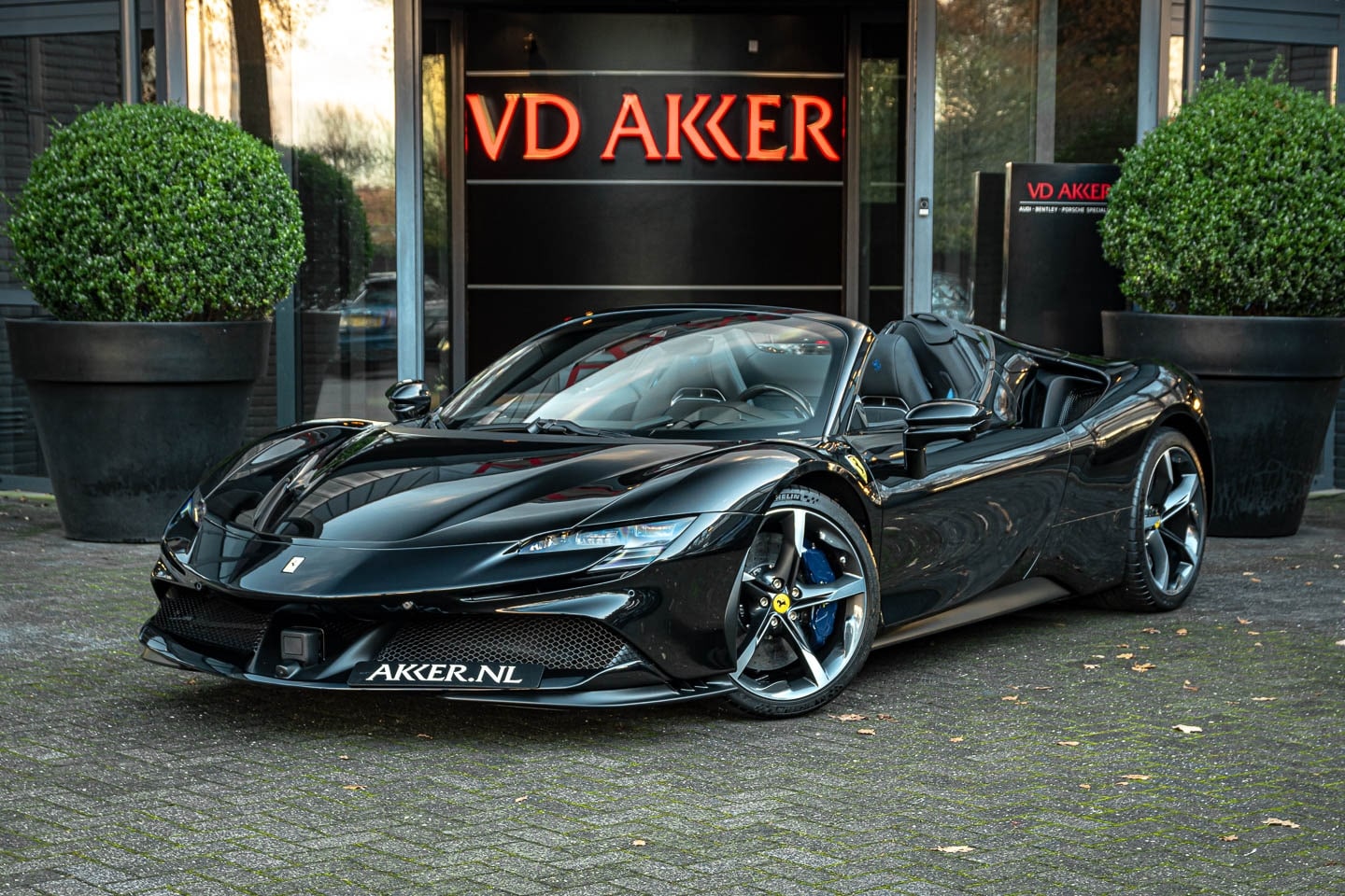 Ferrari SF90 Spider - 1.000 PK LIFT+LED STUUR+JBL SOUND (NIEUW) - AutoWereld.nl