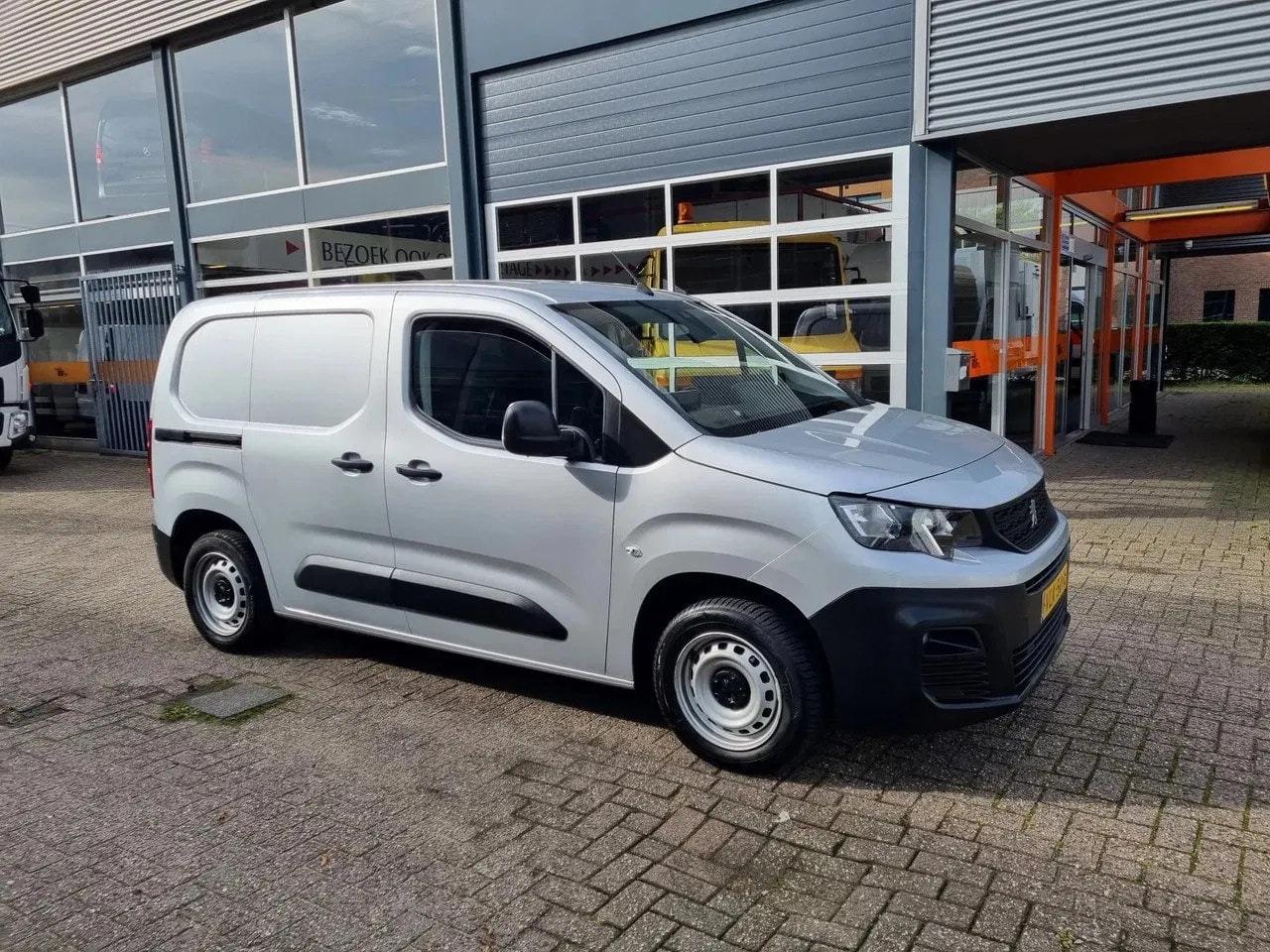 Peugeot Partner - 1.5 HDI/ Koelwagen/ Airco/ Navi - AutoWereld.nl