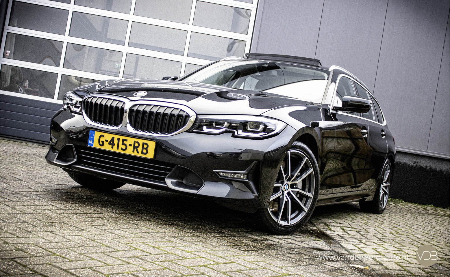 BMW 3-serie Touring - 330i 258pk High Executive PANO LEER Origineel NL - AutoWereld.nl