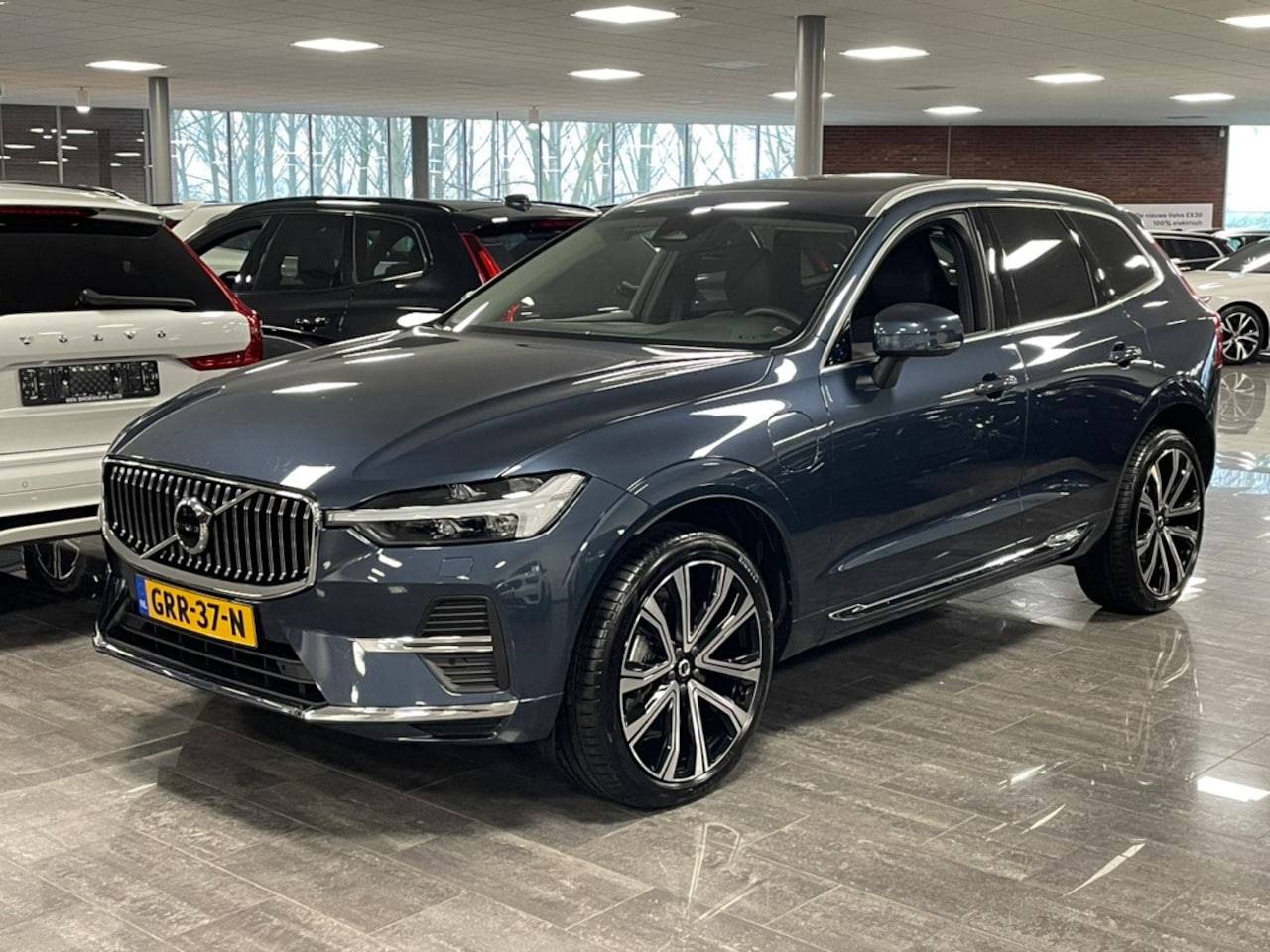 Volvo XC60 - T6 AWD Recharge Plus Bright | Trekhaak | Adaptieve Cruise Control | Parkeercamera | Voorve - AutoWereld.nl