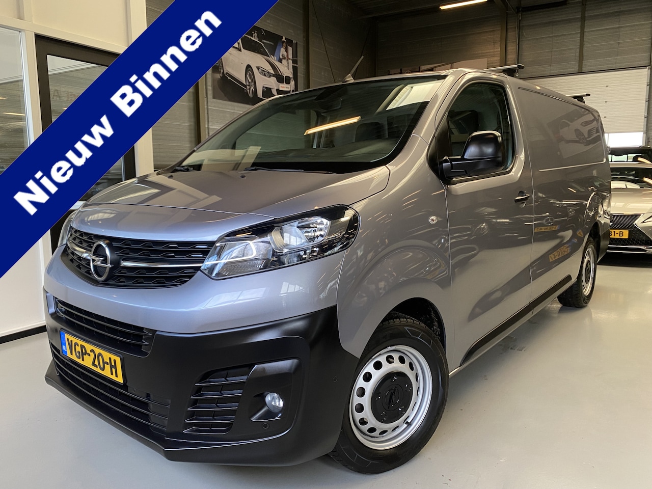 Opel Vivaro - 2.0 CDTI L2H1 Edition Airco, Camera , Navi, Cruise - AutoWereld.nl