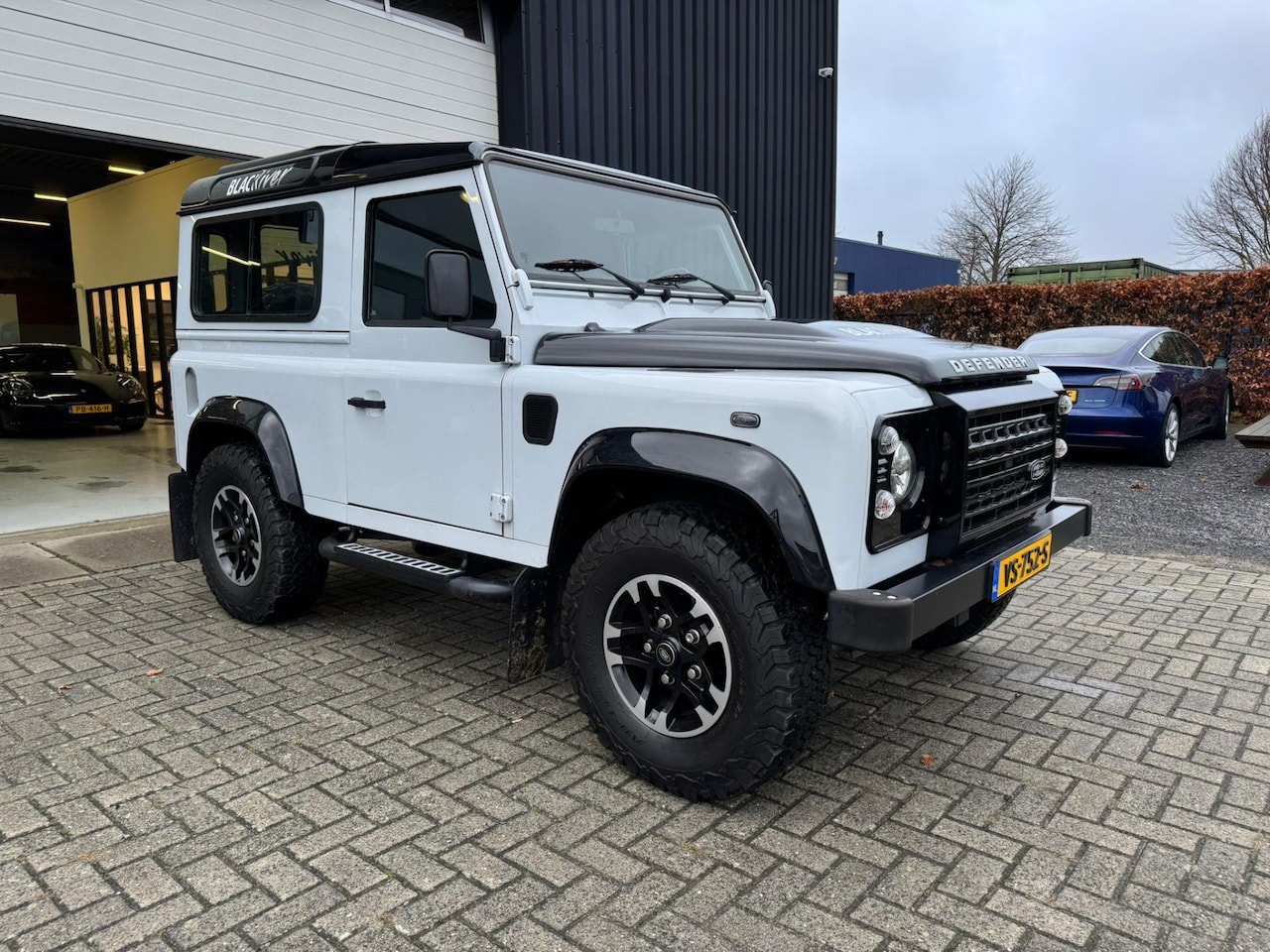 Land Rover Defender - 2.2 D SW 90" Adventure Limited Edition 2.2 D SW 90" Adventure Limited Edition - AutoWereld.nl