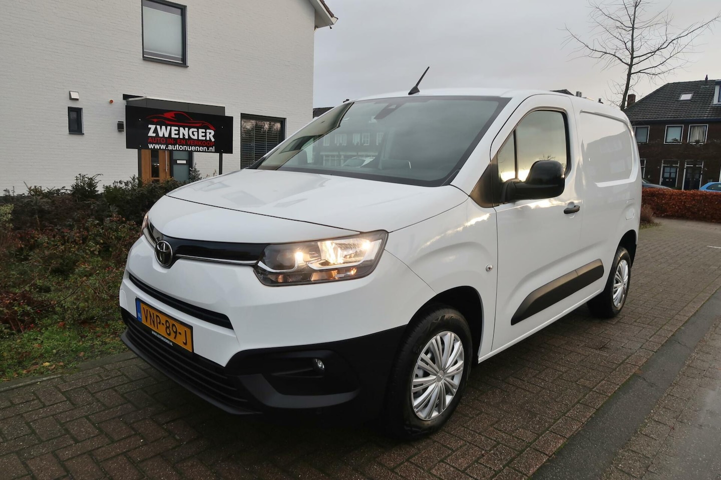 Toyota ProAce City - 1.5 D-4D 102PK|NAVIGATIE|CARPLAY|CRUISECONTROL|PDC|BLUETOOTH|DEALER ONDERHOUDEN - AutoWereld.nl