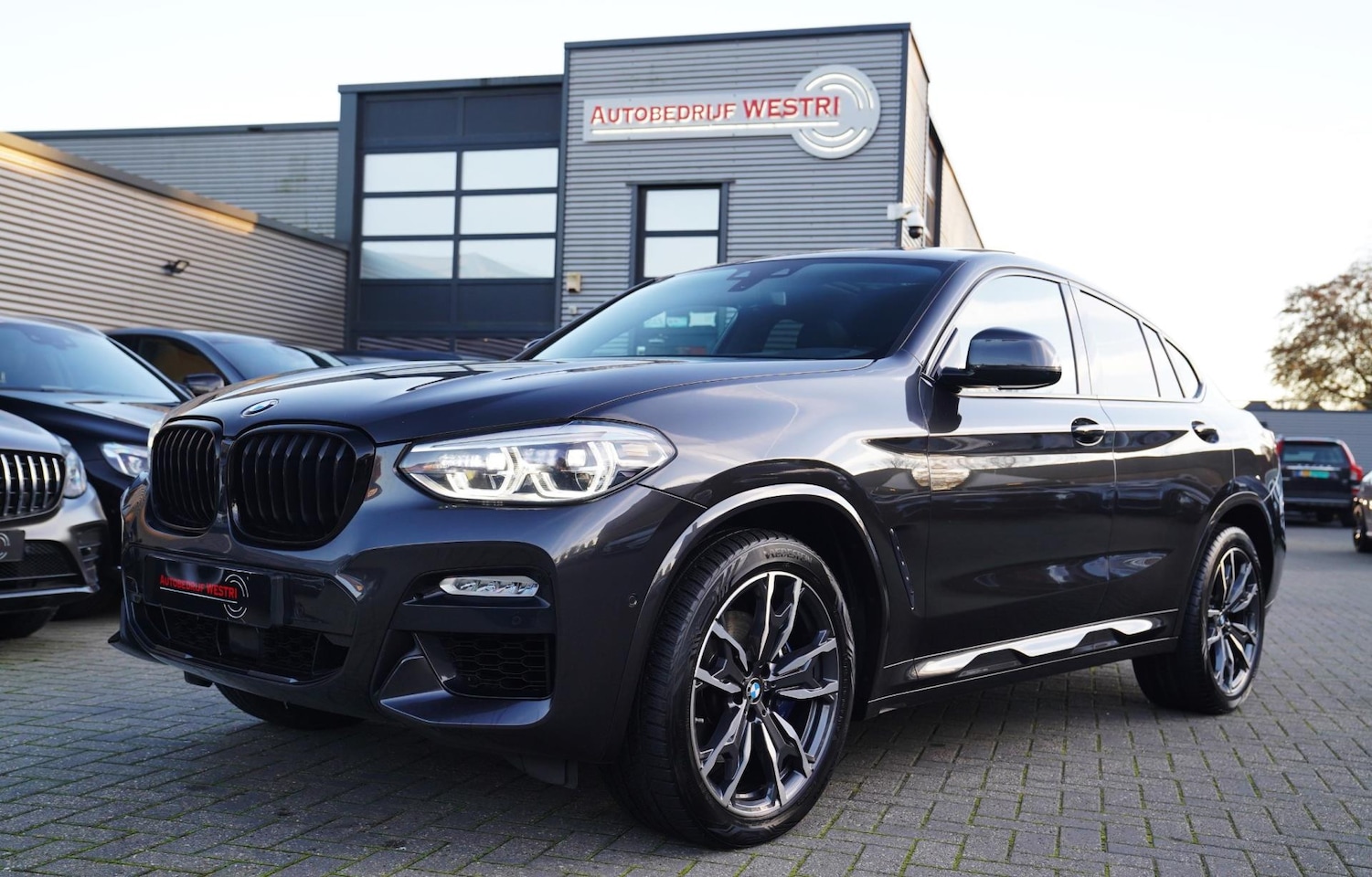 BMW X4 - XDrive30i High Executive | Panorama | M-pakket | Drive Assistent | HuD | Adaptieve cruise - AutoWereld.nl