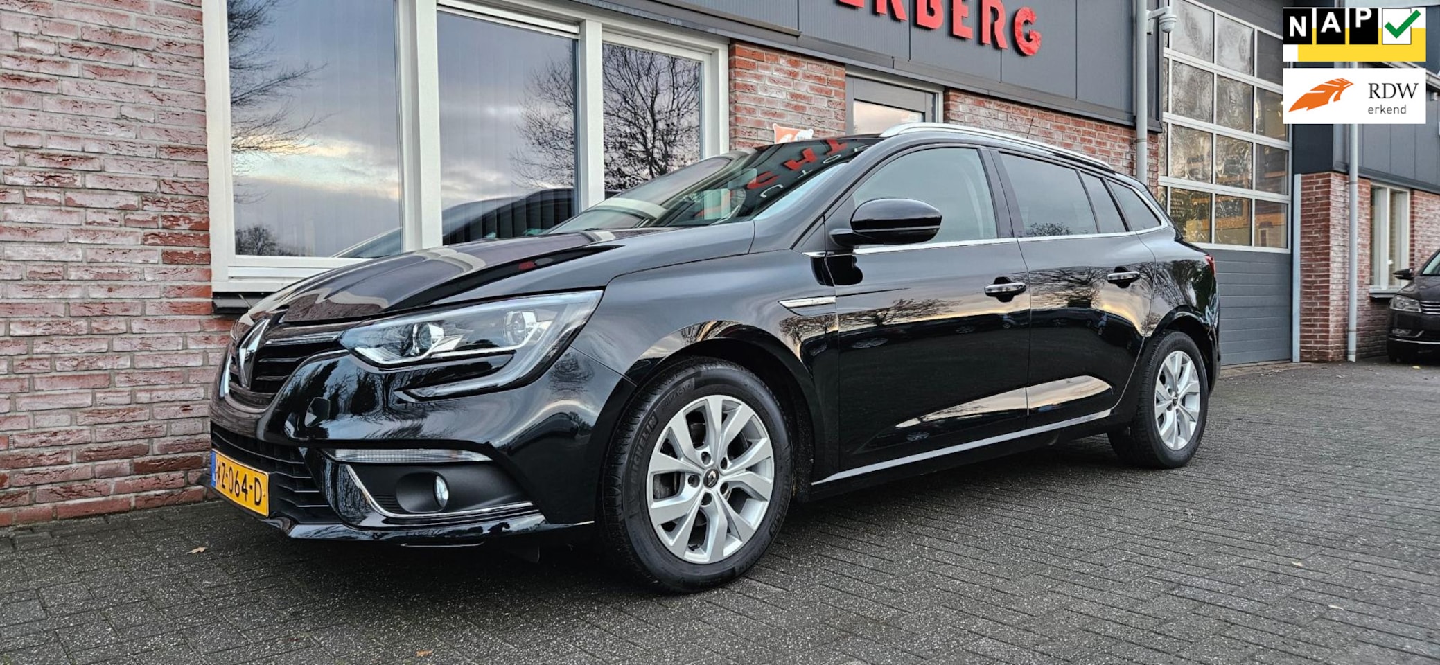 Renault Mégane Estate - 1.3 TCe Limited Trekhaak! Navigatie! Airco/Clima! Cruise Control! NAP! Dealer Onderhouden! - AutoWereld.nl