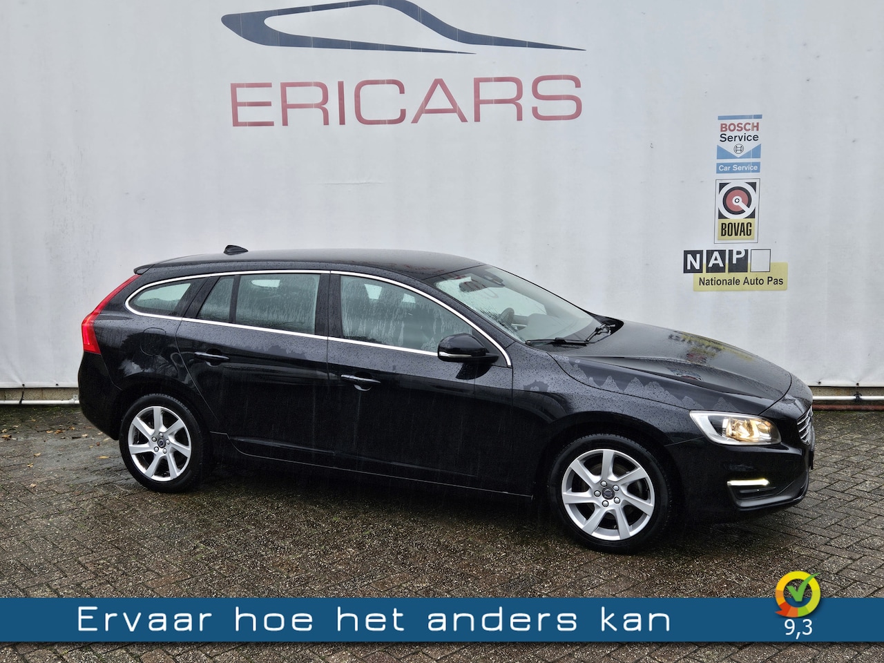 Volvo V60 - 1.6 T3 Momentum NAVI TEL LM PDC CC HALF LEER - AutoWereld.nl