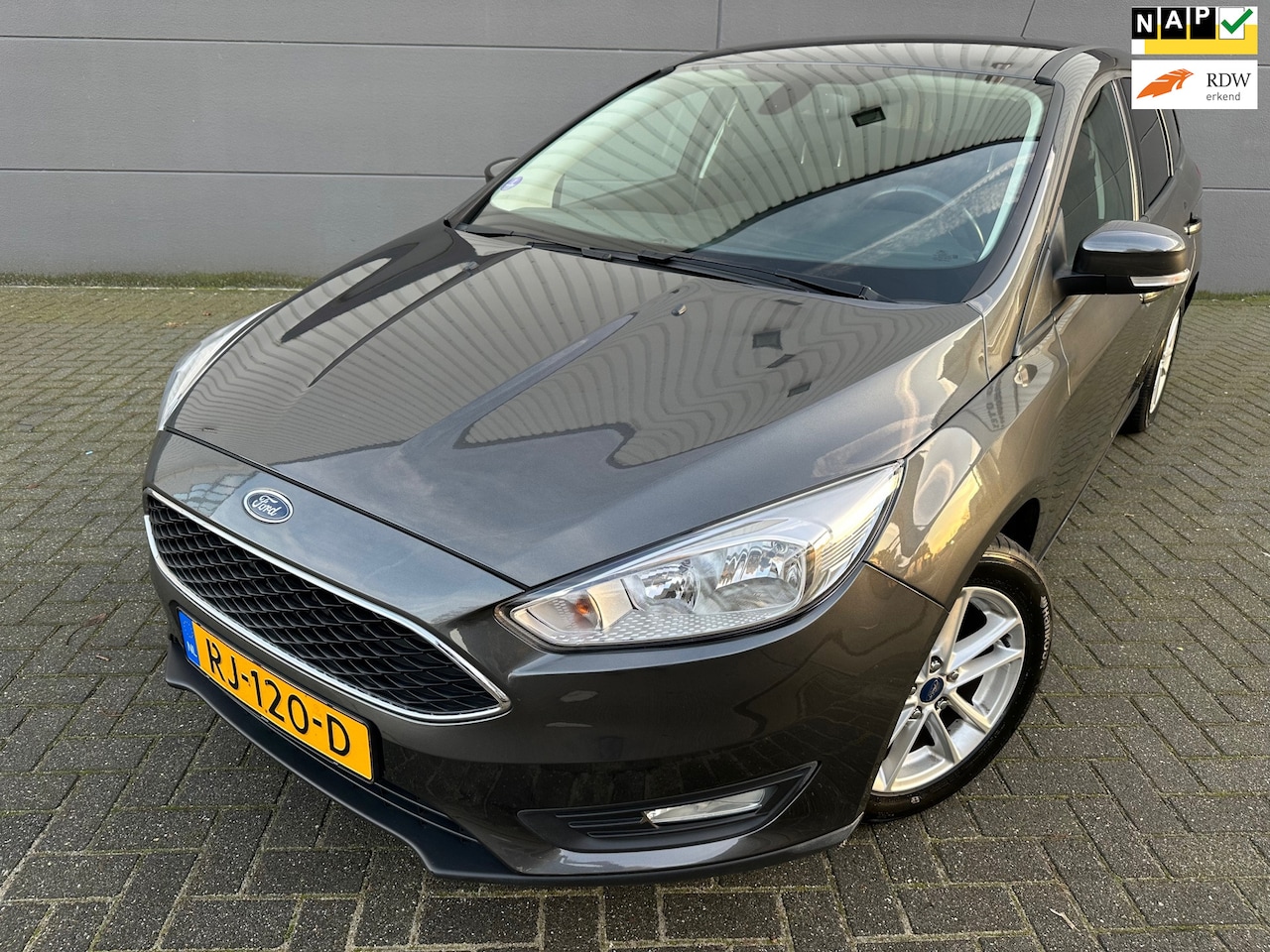 Ford Focus Wagon - 1.0 Lease Edition*2eignaar*NAVI*TERKHAAK*CRUISE*CAMERA*APK*NAP*AIRCO - AutoWereld.nl