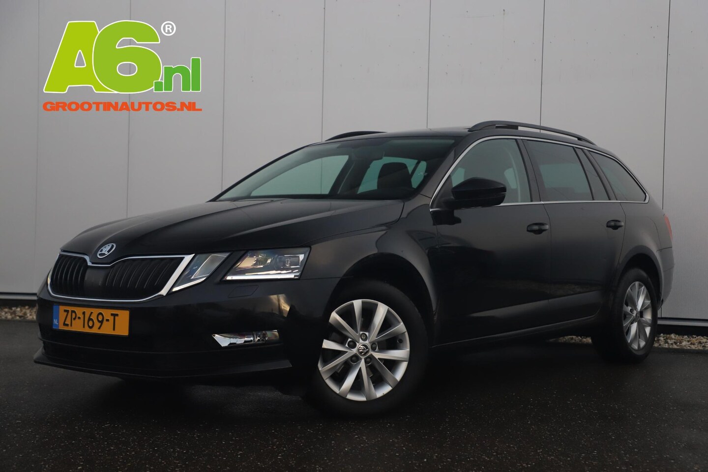 Skoda Octavia Combi - 1.6 TDI Ambition Business DSG Automaat Panoramadak Virtual Trekhaak Keyless Full LED Navig - AutoWereld.nl