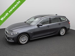 BMW 3-serie Touring - 320e Luxury Line Head Up ACC Innovatie pakket Laser licht Panoramadak Trekhaak