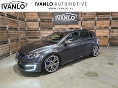 Volkswagen Golf - 1.4 TSI GTE Panoramadak Navigatie 19"LM Nieuw accupakket