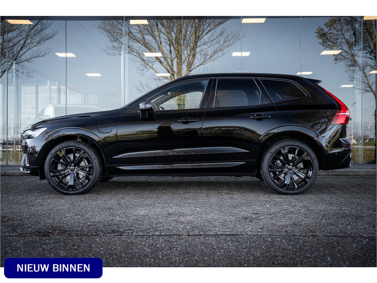 Volvo XC60 - 2.0 Recharge T6 AWD Ultimate Black Edition - B&W - HUD - AutoWereld.nl