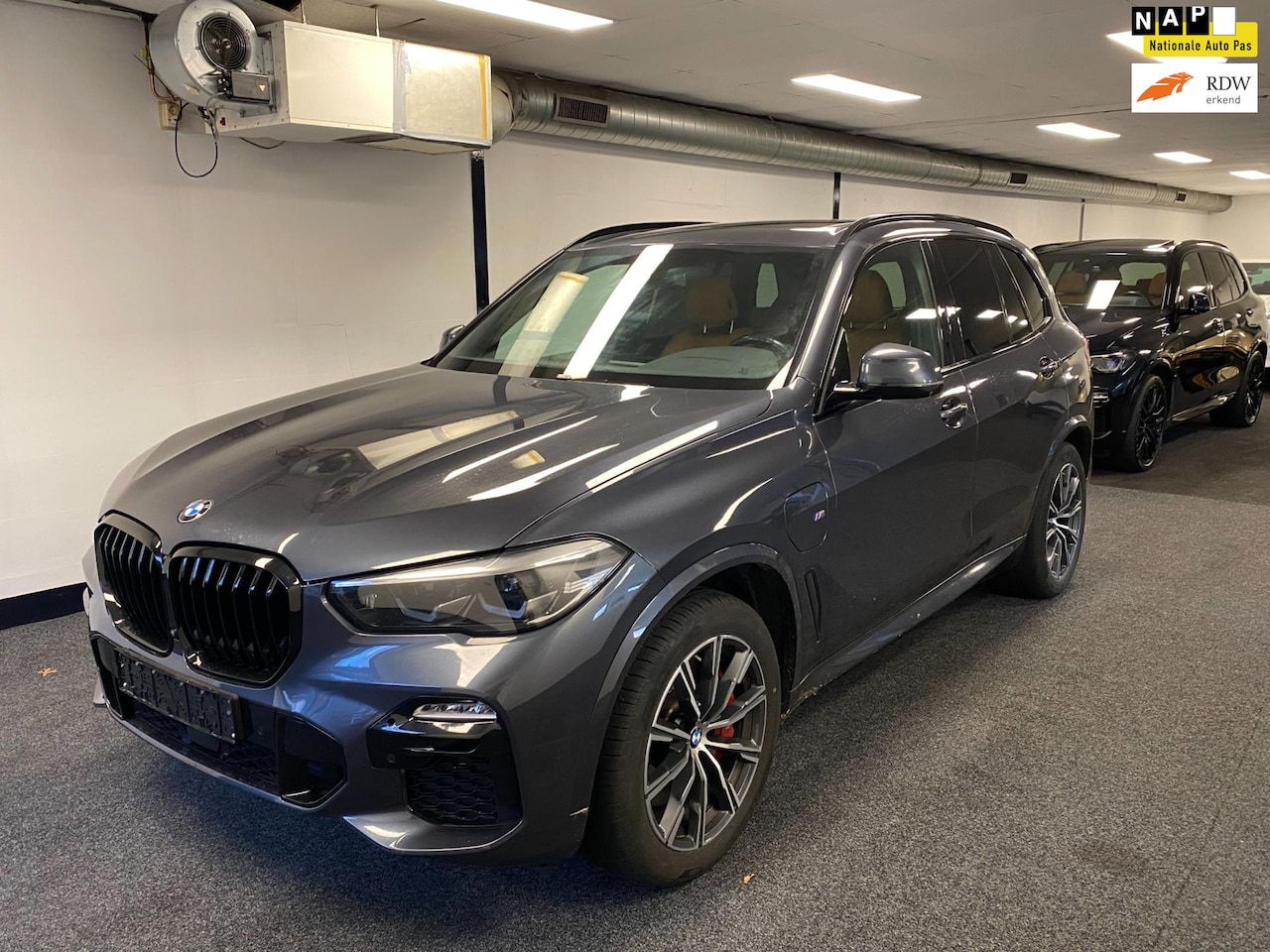 BMW X5 - XDrive45e High Exe M-Sport 394PK Pano Shadow 1E Eig Dealer OH - AutoWereld.nl