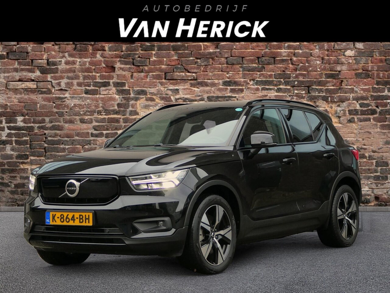 Volvo XC40 - Recharge P8 AWD R-Design Automaat | Camera | Alcantara - AutoWereld.nl