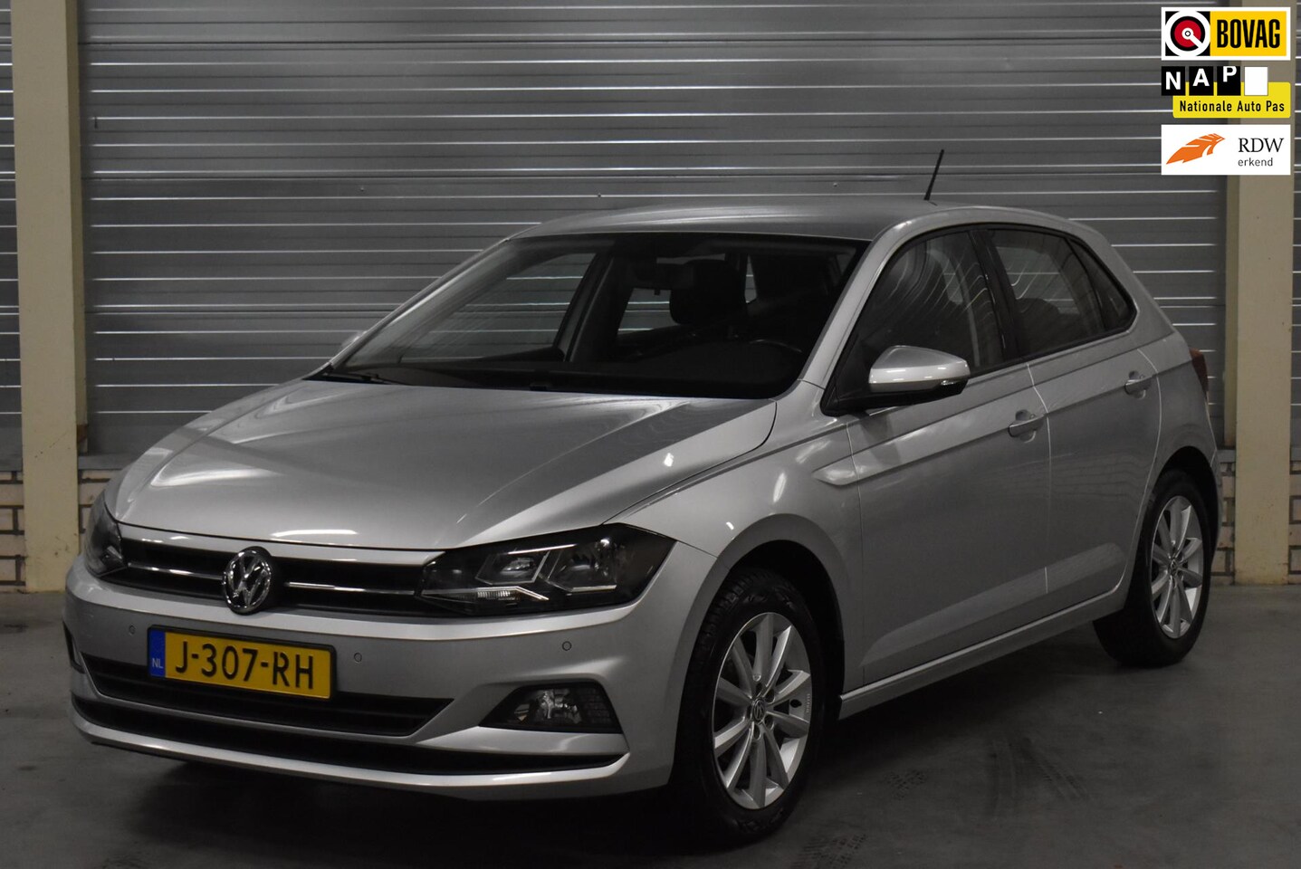 Volkswagen Polo - 1.0 TSI Comfortline Business + Navigatie|Carplay|DAB|Bluetooth|Parkeersensoren|Climate Con - AutoWereld.nl